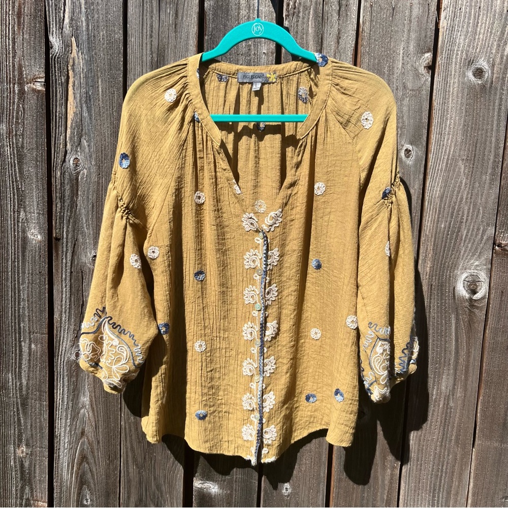 Figueroa & Flower ochre embroidered button up top size large